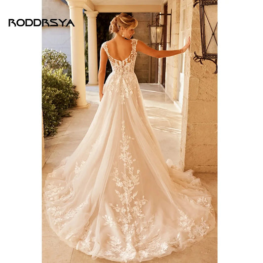 White Bridesmaid Dresses: Elegant Wedding Dress For Women V-Neck Cap Sleeve Lace