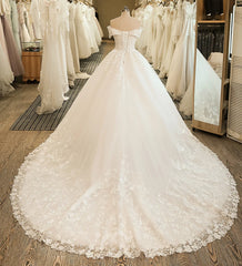 White Bridesmaid Dresses: Wedding Bridal Dress Ball Gown Embroidery Lace applique