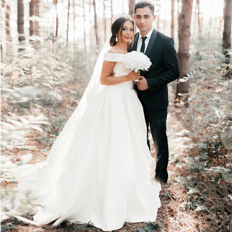 White Bridesmaid Dresses: Wedding Dresses V-neck Off The Shoulder A-line Floor Length