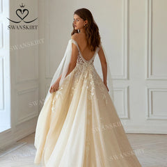 White Bridesmaid Dresses: Wedding Dress Appliqued Open Back A-Line Princess