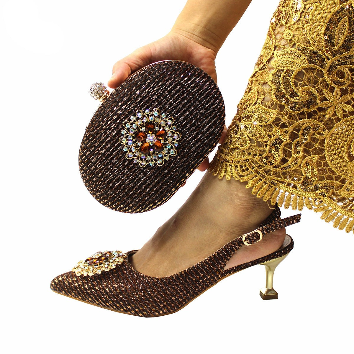 Matching Shoes and Bags: Italian Design Women Shoes Matching Bag in Gold Color