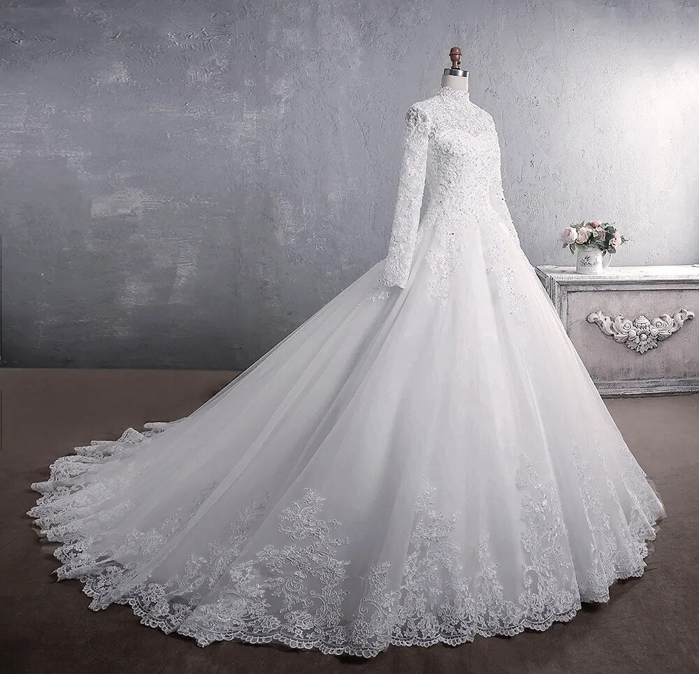 White Bridesmaid Dresses: Wedding Dress Elegant High Neck With Train Princess
