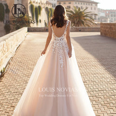 White Bridesmaid Dresses: Wedding Dress V-Neck Backless Beaded Flowers Sparkling