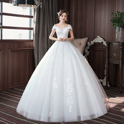 White Bridesmaid Dresses: Wedding Dress Embroidered Lace on Net Boat Neck Lace up