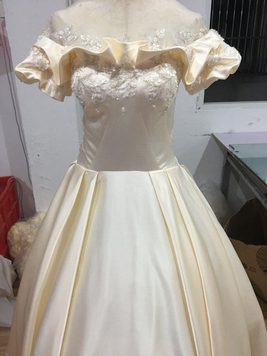 White Bridesmaid Dresses: Off The Shoulder Flower Satin Wedding Dress