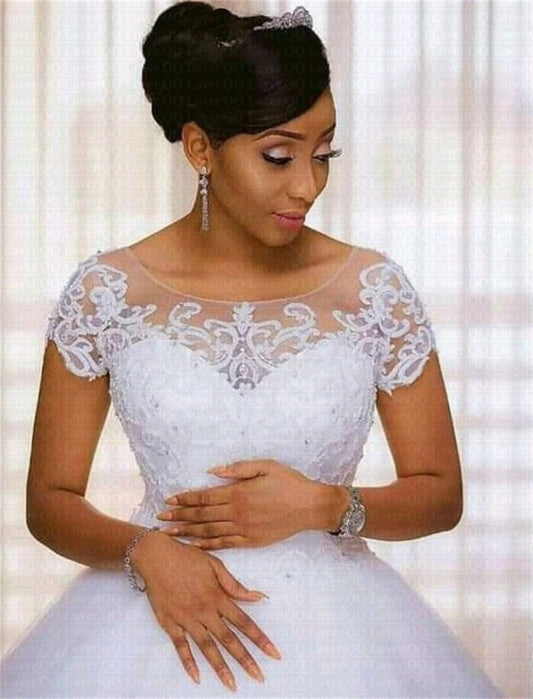 White Bridesmaid Dresses: Vintage Lace Appliques Ball Gown African Wedding Dresses