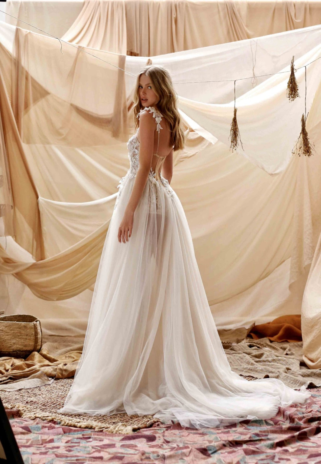 White Bridesmaid Dresses: Beach Wedding Dress Spaghetti Straps Lace Applique