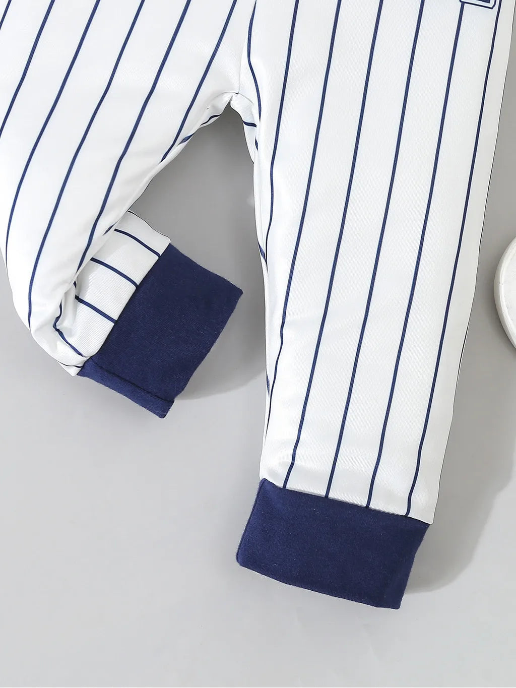 0-18 Months Newborn Baby Boy Clothing Set Long Sleeved Patchwork Striped Baseball Jumpsuit with Pants Autumn Indoor Party Suit