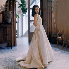 Homecoming Dresses: Bride Wedding Dress Halter Backless Ball Gown