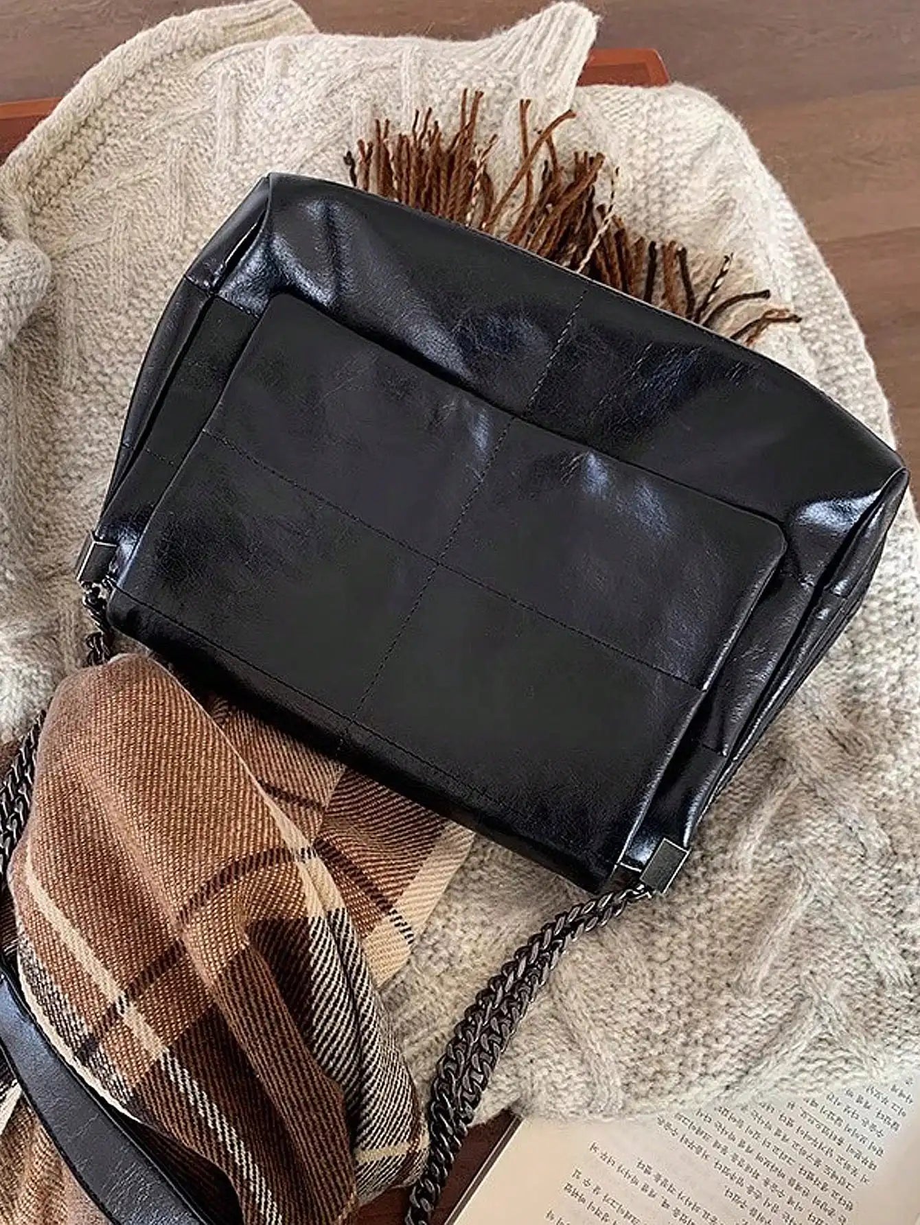 Large capacity commuting bag women's chain tote bag