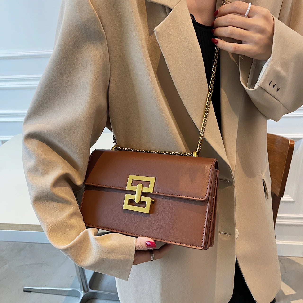 A Single Shoulder Bag, Made of High-end Polyurethane, Stylish Chain Design