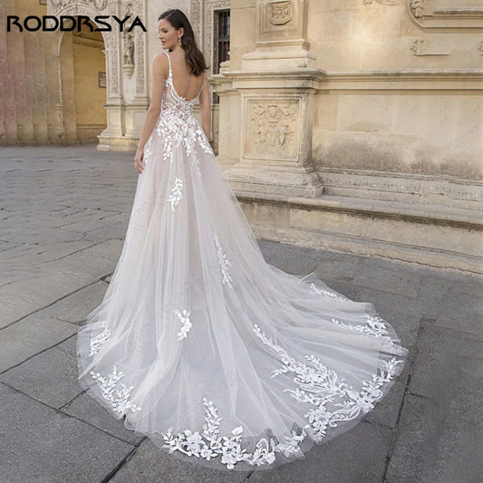White Bridesmaid Dresses: Wedding Dresses A-line Lace Sweep Train Bridal Gown