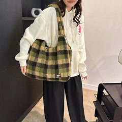 Women Lamb Wool Fluffy Handbag Large Capacity Plush Shoulder Bag Plaid