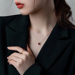 Silver Plated 18K Gold Ruby Colour Ring Garnet Red Retro Elegant Queen's Ring for Women Party Engagement