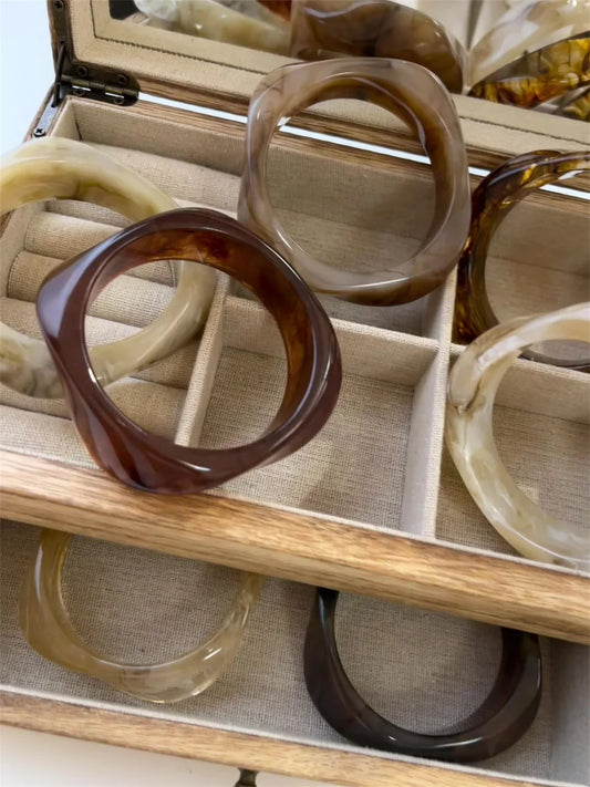 Exaggerated Polygonal Translucent Crude Thick Bangles for Women Retro Design Acrylic Charm Bracelet Ladies Fashion Jewelry Gifts