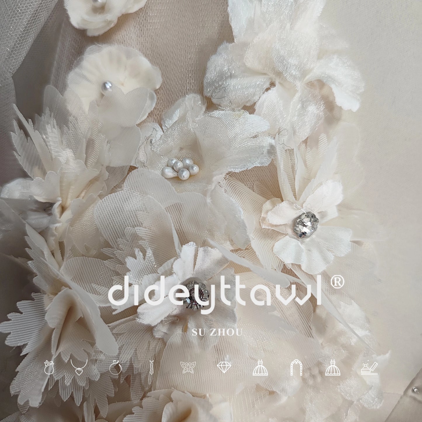 White Bridesmaid Dresses: 3D Flowers Puff Sleeves Short Wedding Dress