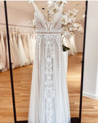 White Bridesmaid Dresses: Lace Boho Wedding Dress Beach V Neck Open Back Chic