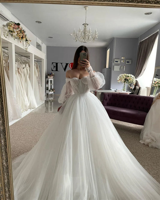 White Bridesmaid Dresses: Princess Wedding Dresses Puff Long Sleeve Bride Dress
