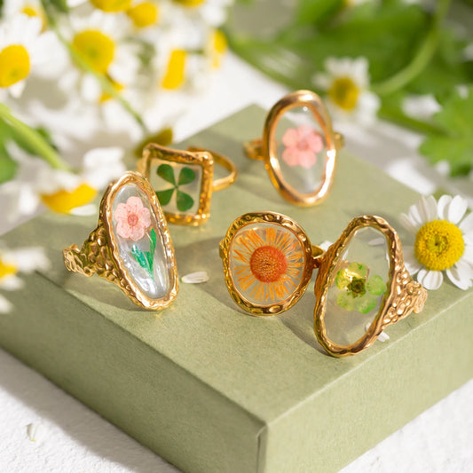 Literary Retro Eternity Flower Design 18K Gold Plated Jewelry Adjustable Stainless