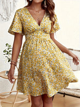 Plus Size Women's V-neck Printed Fragmented Flower Casual Dress