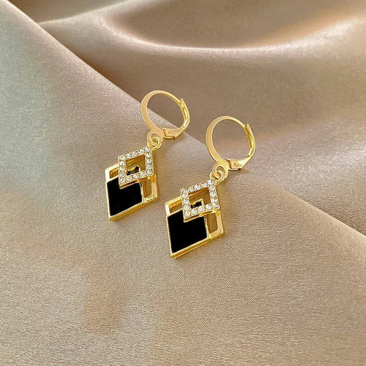 2024 Trending Black Rhinestone Statement Earrings for Women Korean Gold Color Buckle Pendants Hanging Designer Earrings Jewelry
