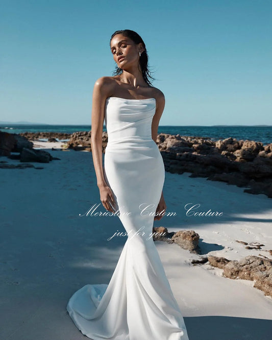 White Bridesmaid Dresses: Wedding Dresses Sleeveless Strapless Beach Bride Dress