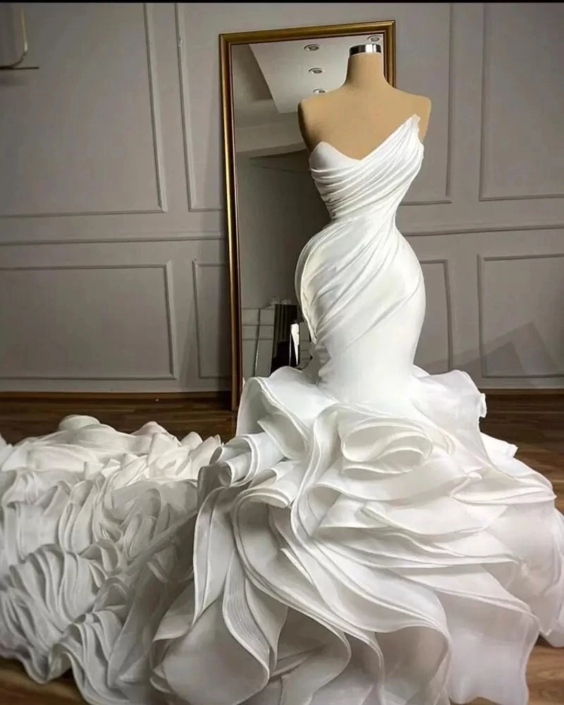 White Bridesmaid Dresses: Wedding Dresses Sweetheart Pleated Ruffles Tiered Skirt