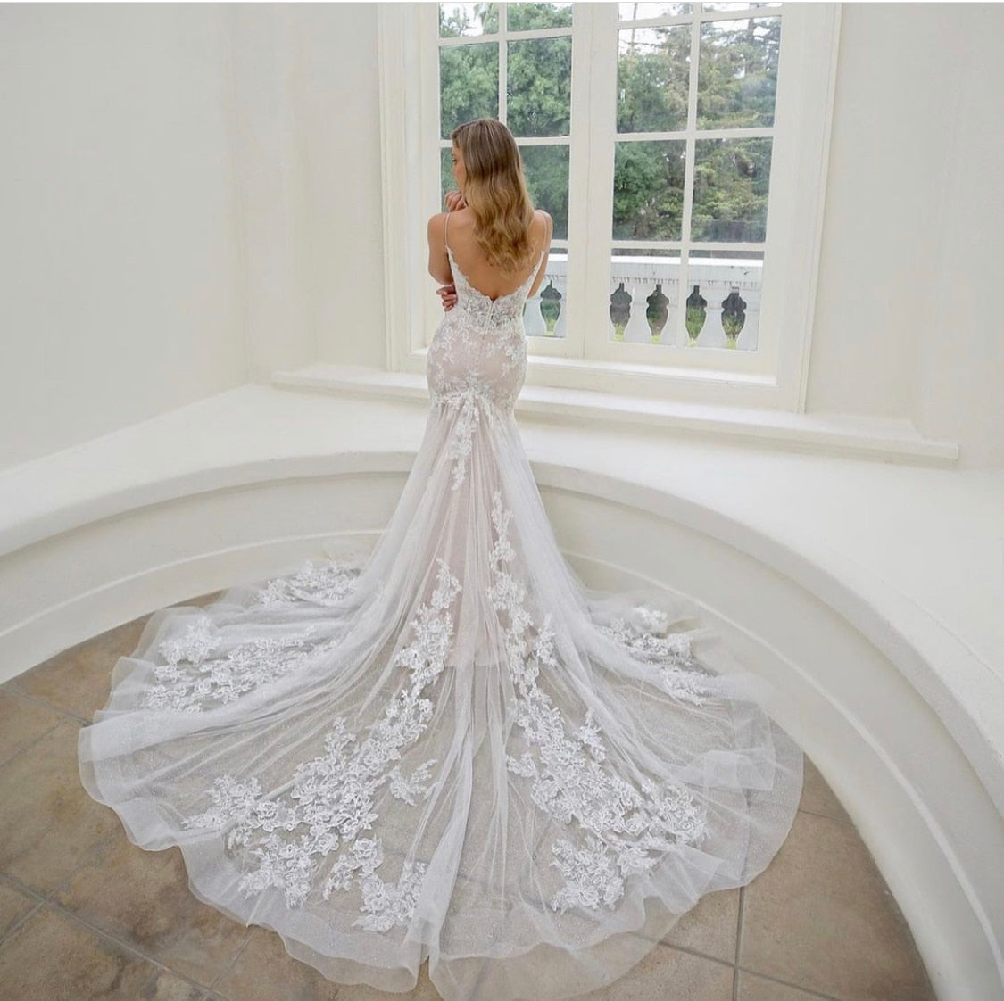 White Bridesmaid Dresses: Lace Appliques Mermaid Wedding Dress