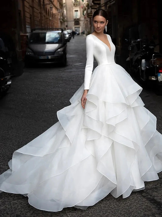 White Bridesmaid Dresses: Wedding Dresses V-Neck Backless Modern Bridal Robes