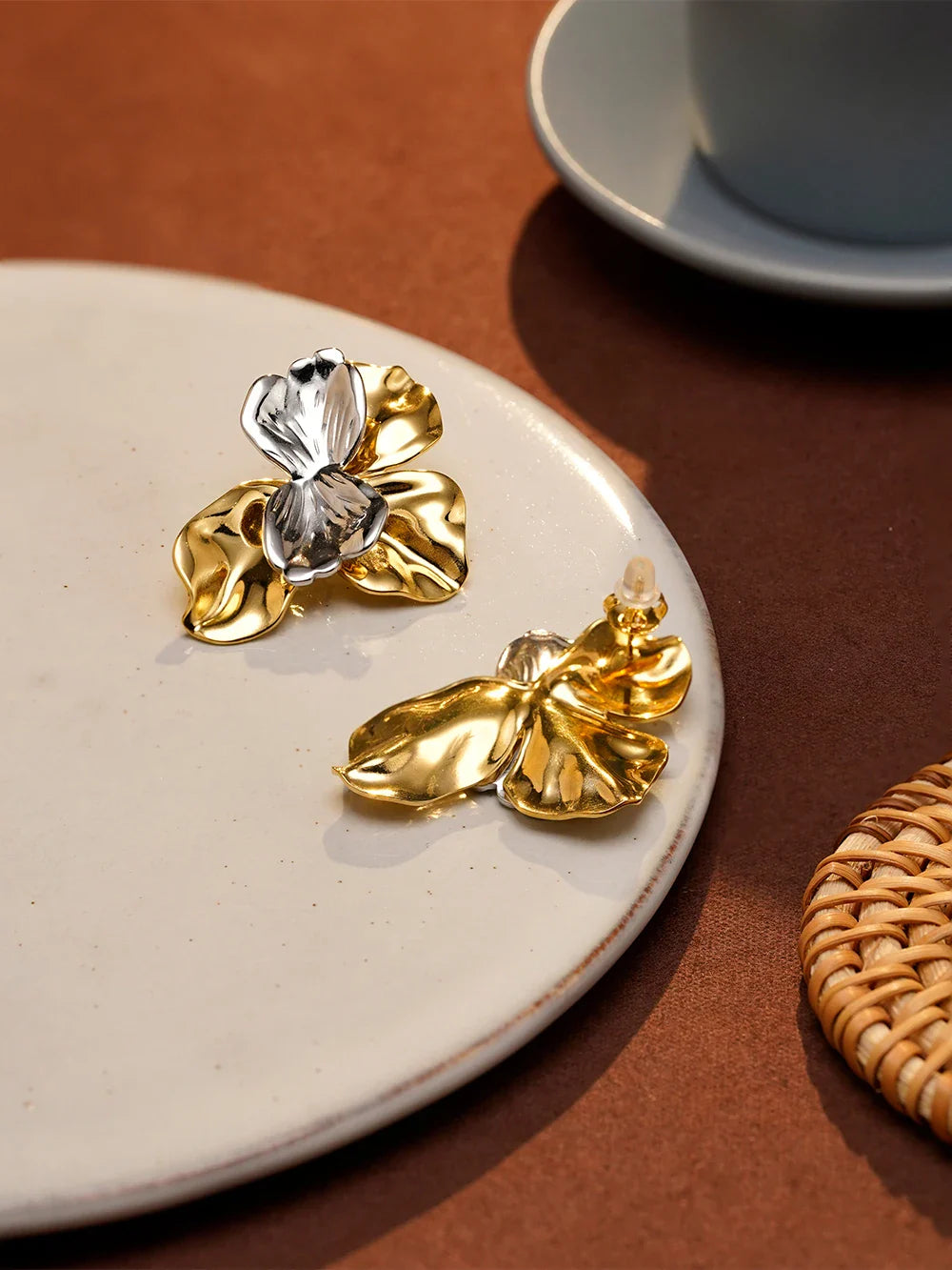 ENFASHION Aretes De Mujer Two Tone Flower Stud Earrings For Women's Stainless steel 18K Gold Plated Fashion Dating E251745