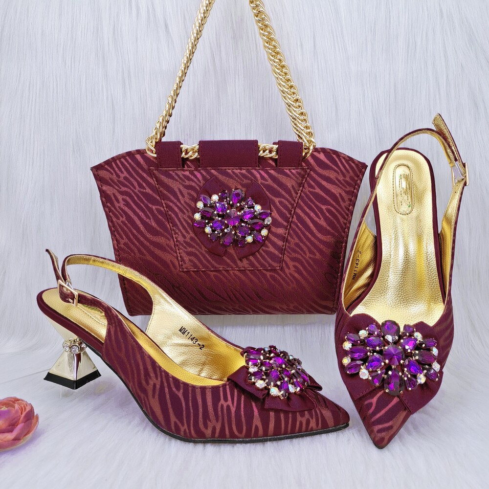 Matching Shoes and Bags: Gold Women Shoes Match Handbag With Big Crystal Decoration