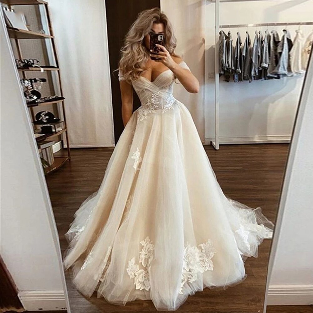 White Bridesmaid Dresses: Wedding Dresses Off-Shoulder A-Line Tulle Lace Applique