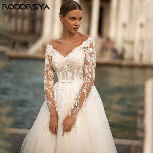 White Bridesmaid Dresses: Wedding Dresses For Woman: Long Sleeves Bride Gowns