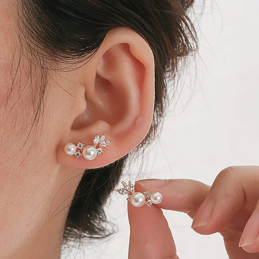 Huitan Graceful Gold Color/Silver Color Stud Earrings Lady Simulated Pearl Jewelry Chic Shiny Zirconia Accessories for Wedding