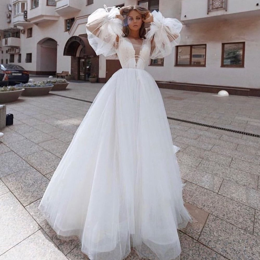 White Bridesmaid Dresses: Classic Tulle Wedding Dresses Detachable Puff Long Sleeves