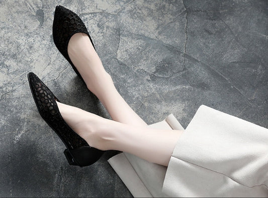 Fashionable women flat shoes