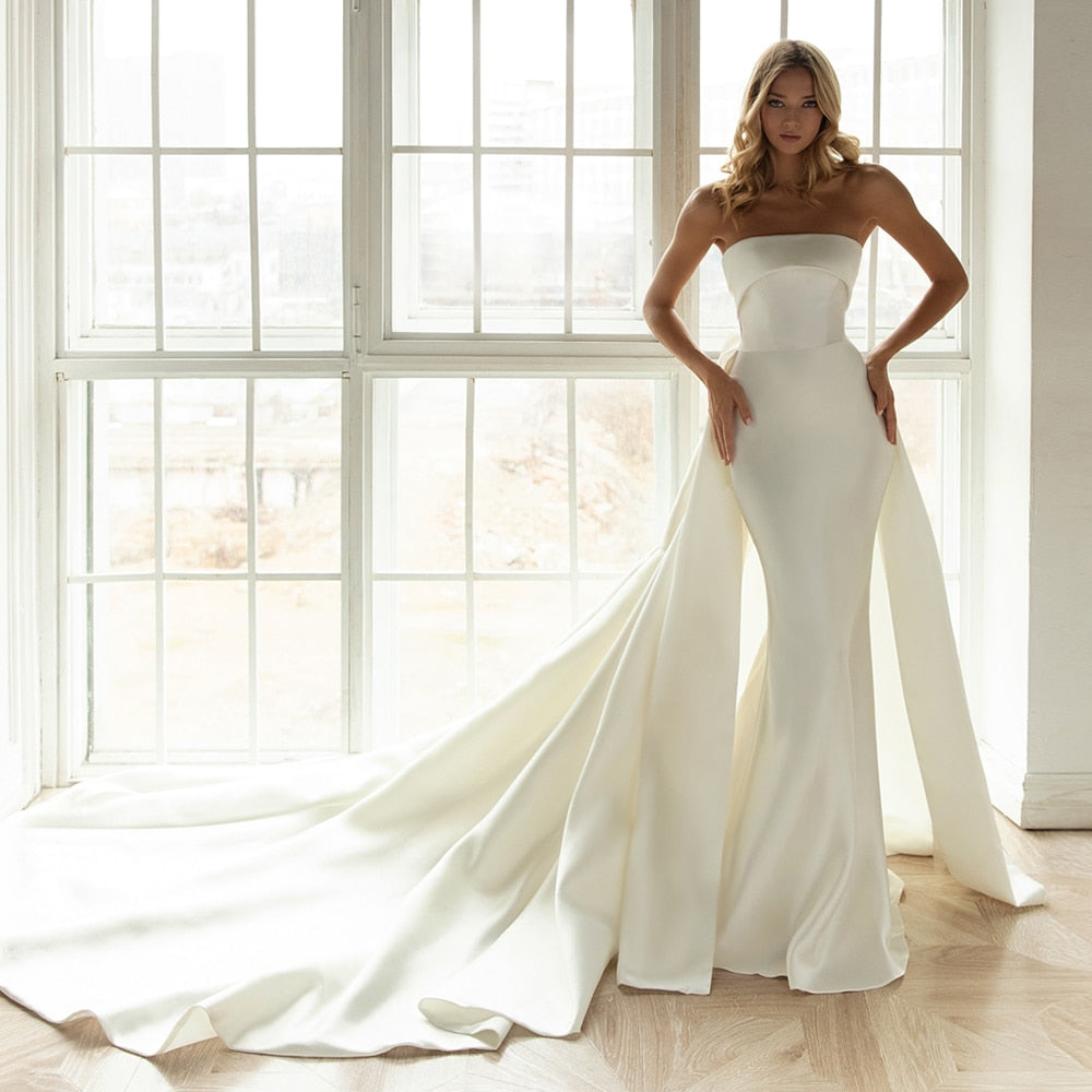 White Bridesmaid Dresses: Wedding Dress with Detachable Train Strapless Simple