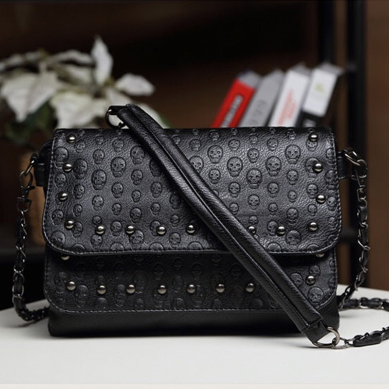 Style Skull Women Crossbody Bag Leather Small Skull Shoulder Bag Chain