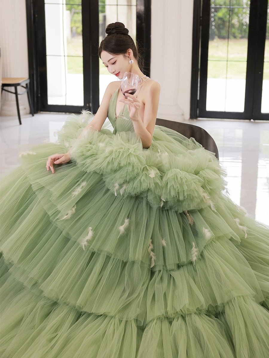 Evening wear Dresses: Green Evening Dress for Women V-neck A-line Sweep Train