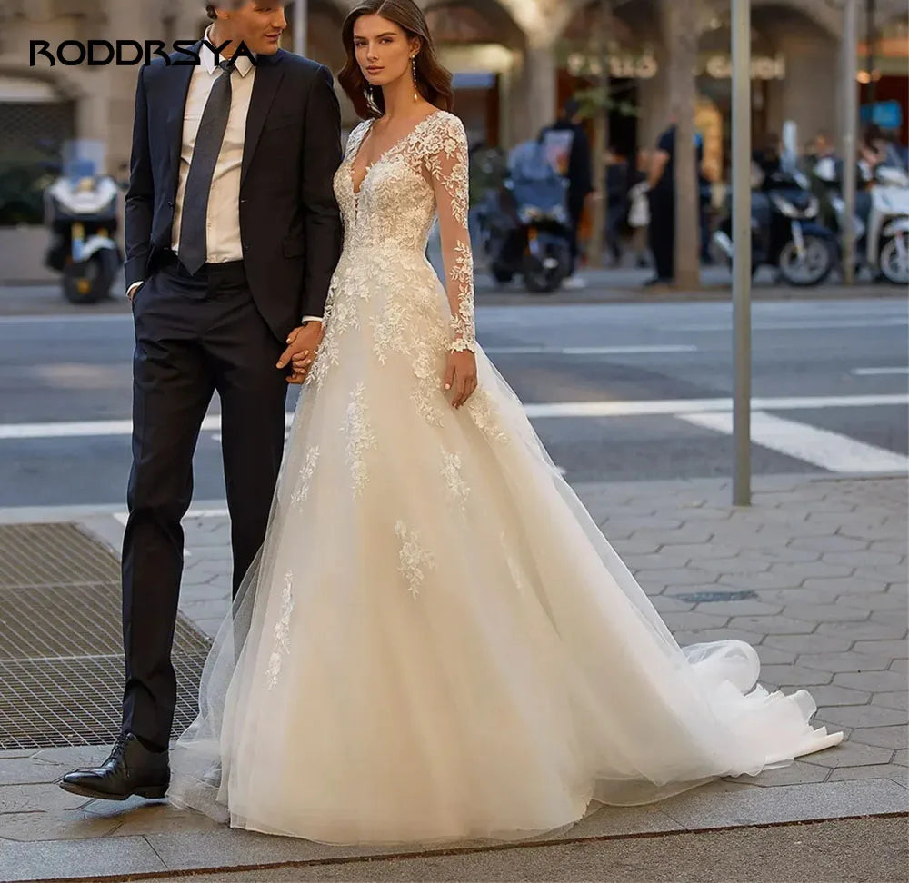 White Bridesmaid Dresses: Wedding Dresses For Women Long Sleeves Bridal Gowns