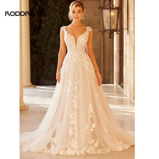 White Bridesmaid Dresses: Elegant Wedding Dress For Women V-Neck Cap Sleeve Lace