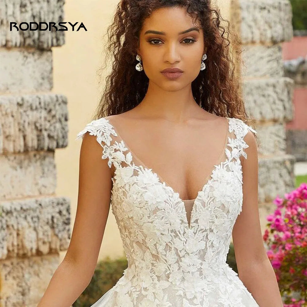 White Bridesmaid Dresses: White Bridesmaid Dresses: V-neck Boho Wedding Dresses