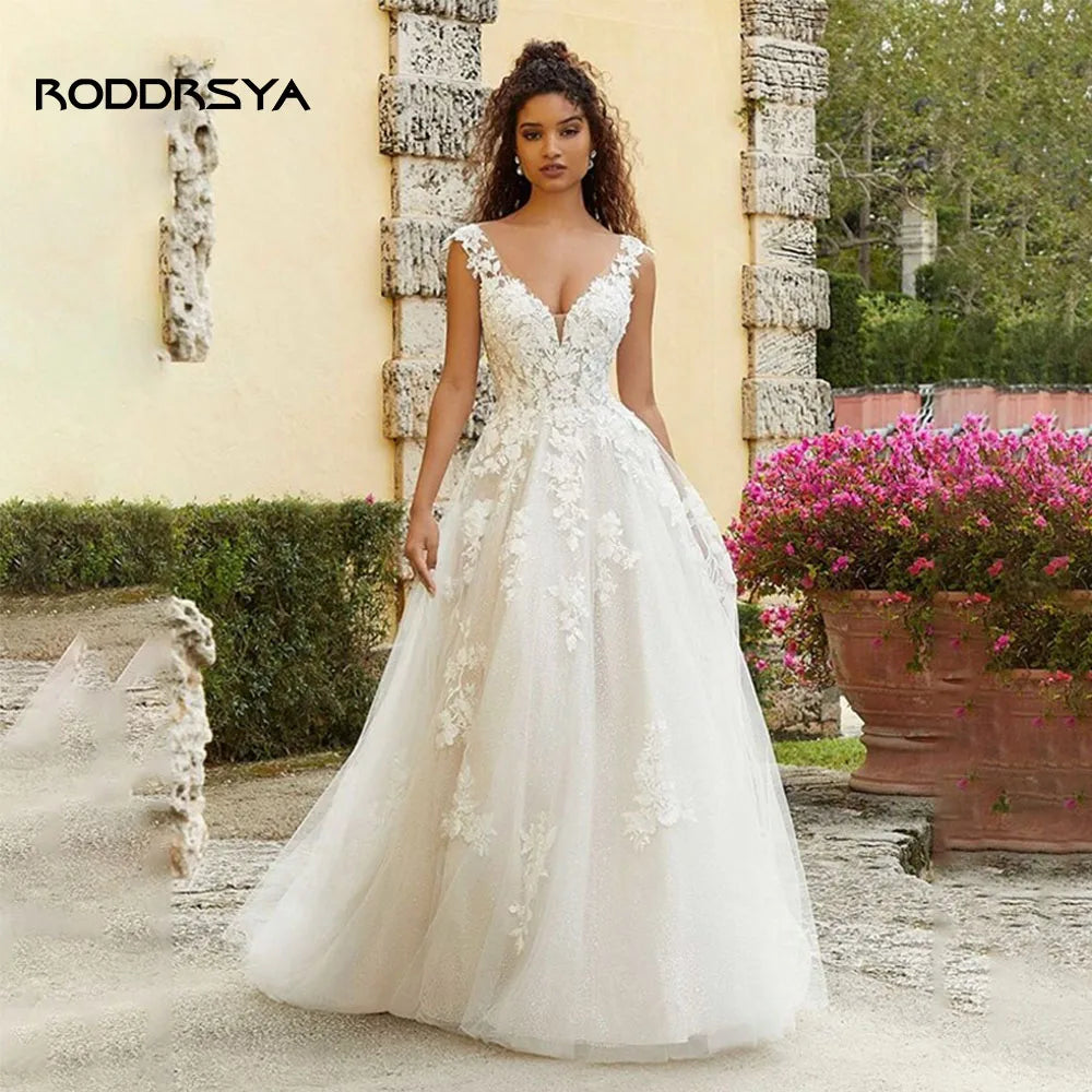 White Bridesmaid Dresses: White Bridesmaid Dresses: V-neck Boho Wedding Dresses