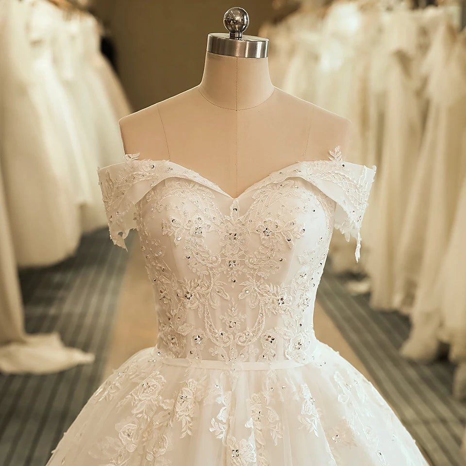 White Bridesmaid Dresses: Wedding Bridal Dress Ball Gown Embroidery Lace applique