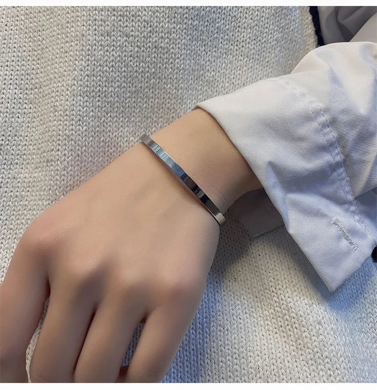 Personalized Bracelet for Women Female Width 5mm Custom Engraved Name Bracelets Bangle Stainless Steel Jewelry Armbanden Pulsera