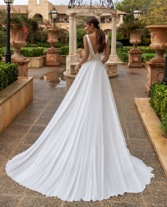 White Bridesmaid Dresses: Wedding Dress For Bride V Neck Sleeveless A Line Pleats