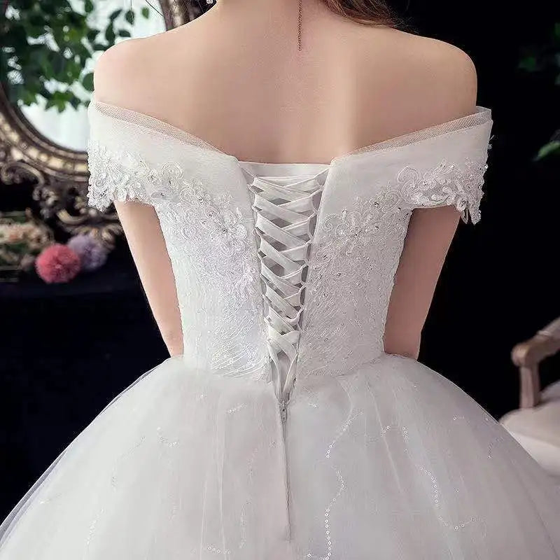 White Bridesmaid Dresses: Wedding Dresses Illusion V-Neck Short Tulle Sequined