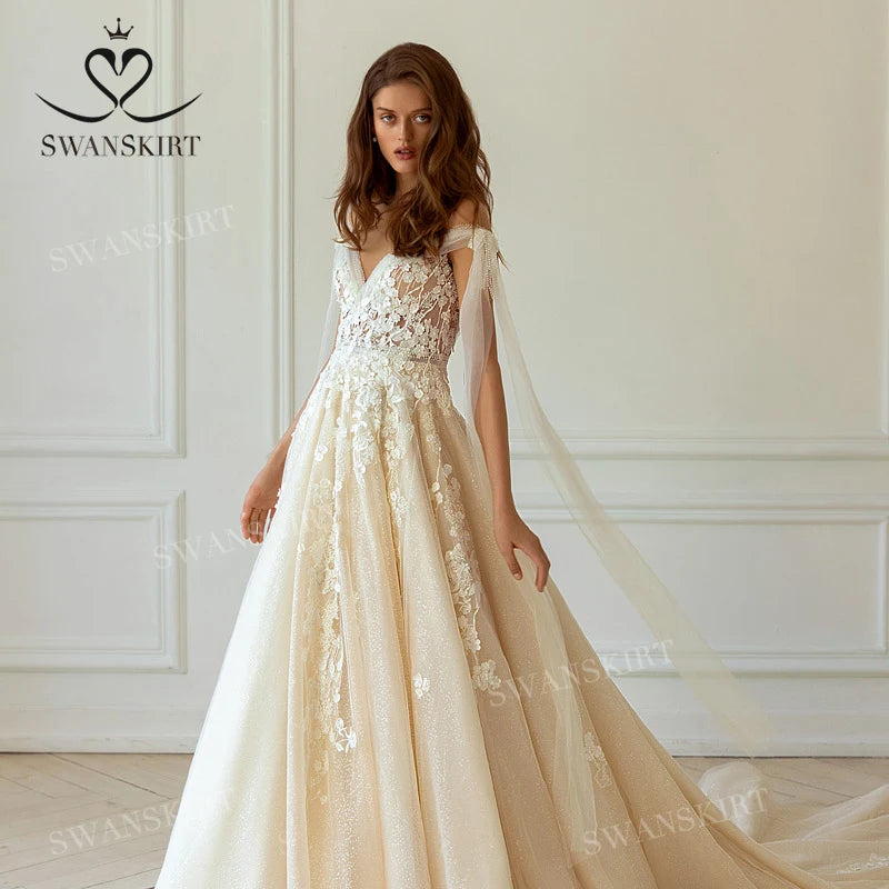 White Bridesmaid Dresses: Wedding Dress Appliqued Open Back A-Line Princess