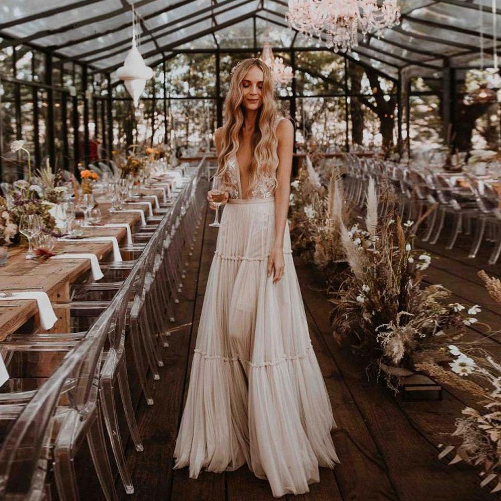 White Bridesmaid Dresses: Boho Deep V-Neck Wedding Dresses Champagne Ruffles Tulle