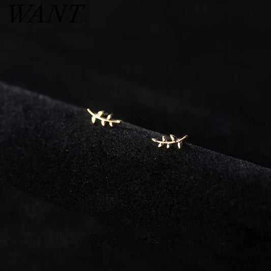WANTME 925 Sterling Silver Fashion Cute Romantic Leaf Small Stud Earrings for Women Simple Party Piercing Jewelry Accessories